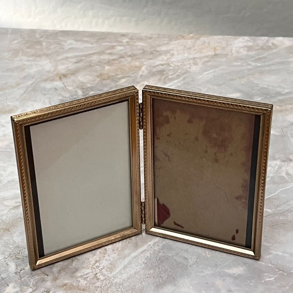 Vintage Hinged Double Photo Picture Frame 5"x 3.5" Gold Tone Metal Mid Century